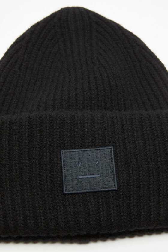 (image for) Top-Level Large face logo beanie